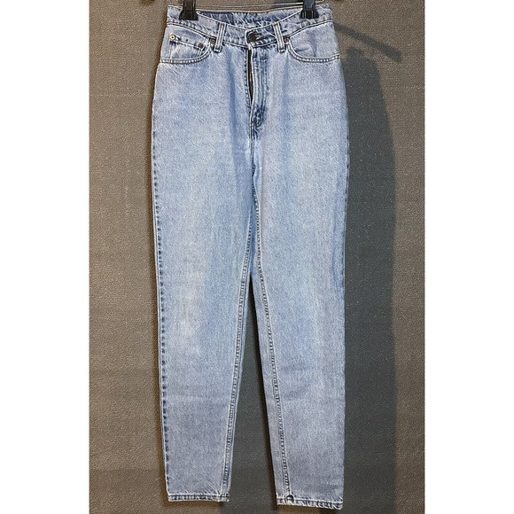 90`s Levi’s 512 Women`s Slim Fit Tapered Leg  Light Blue Denim Vtg Jeans Size 9 - Picture 1 of 8